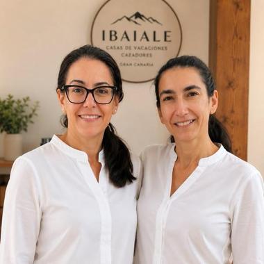 MONICA Y JENNIFER